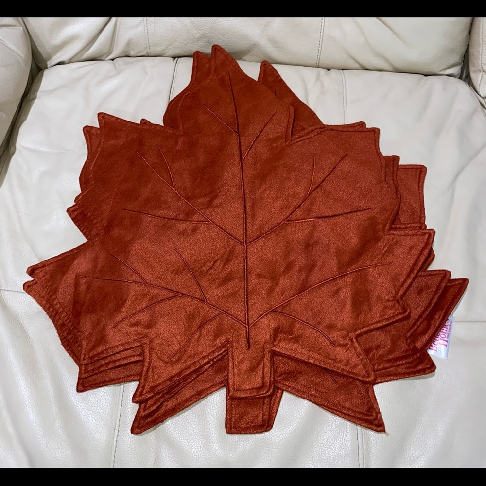 Better Homes & Garden Leaf Placemats